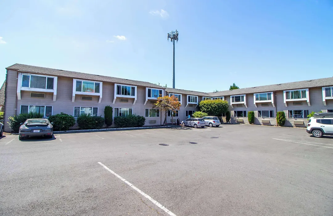 Red Lion Inn & Suites Vancouver-1