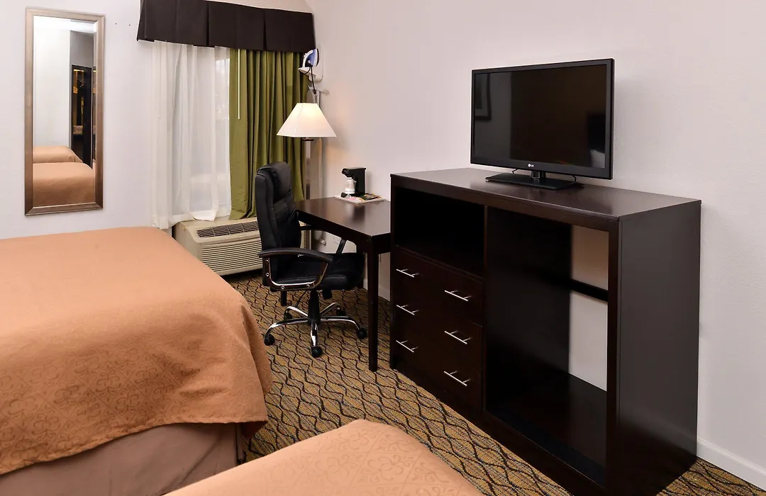 Quality Inn & Suites Matteson Near I-57-1