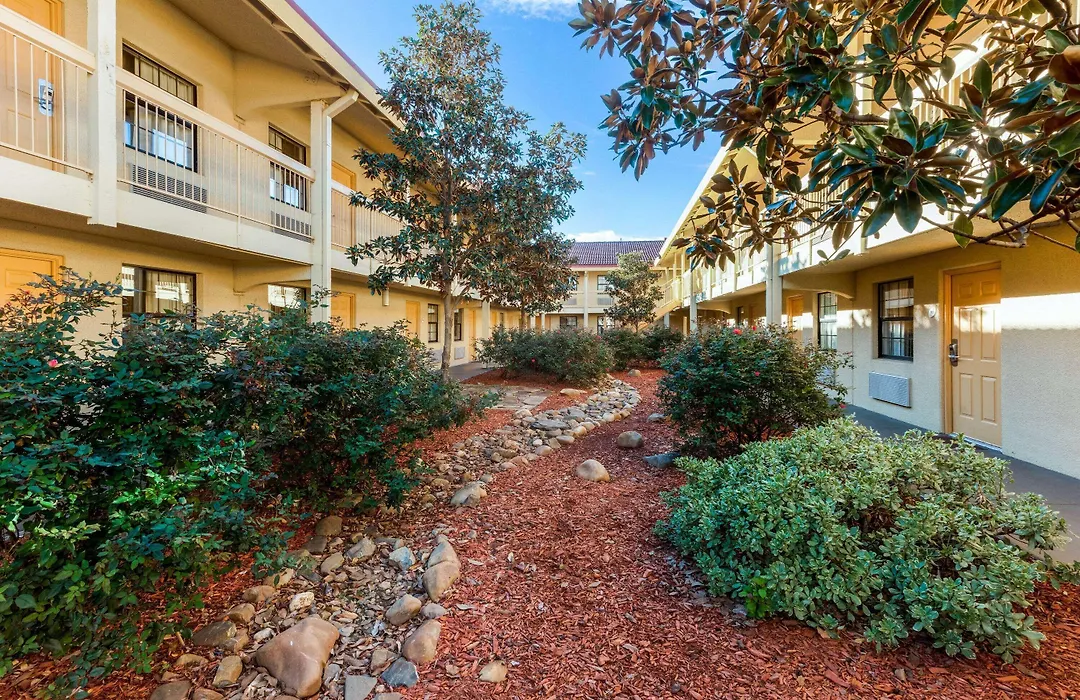 La Quinta Inn By Wyndham Bossier City-1