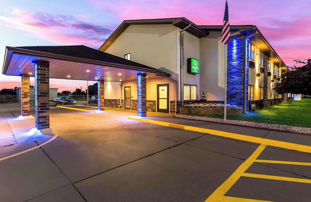 Quality Inn Galesburg Near Us Highway 34 And I-74-1