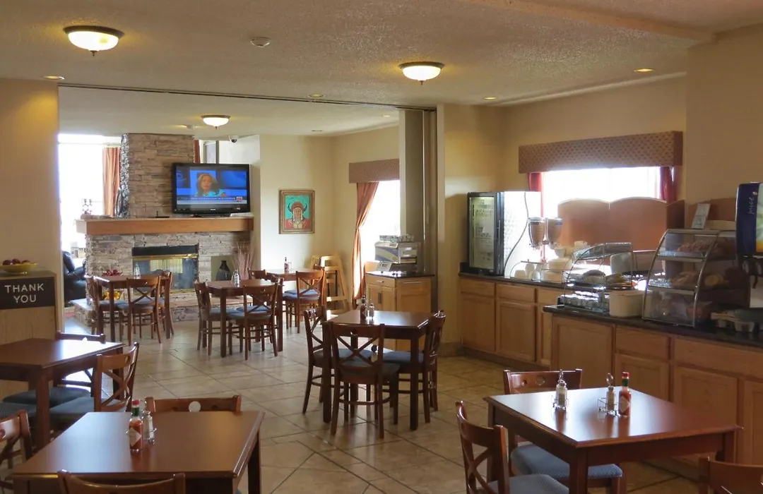 Baymont Inn & Suites By Wyndham Holbrook-1