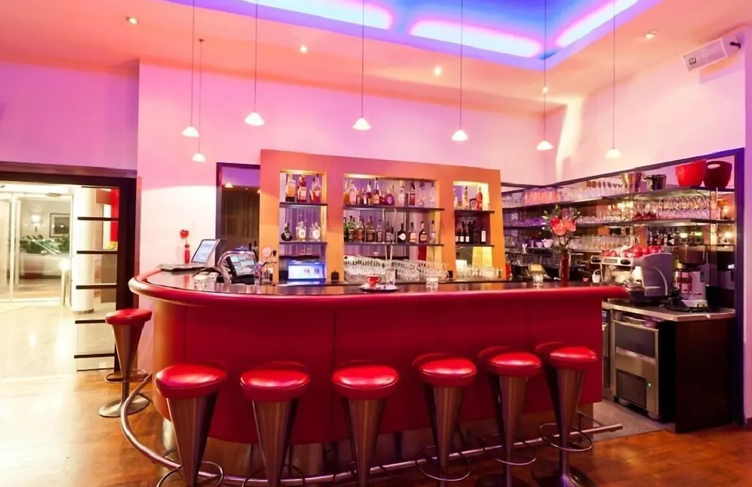 Hotel Boltzmann-1