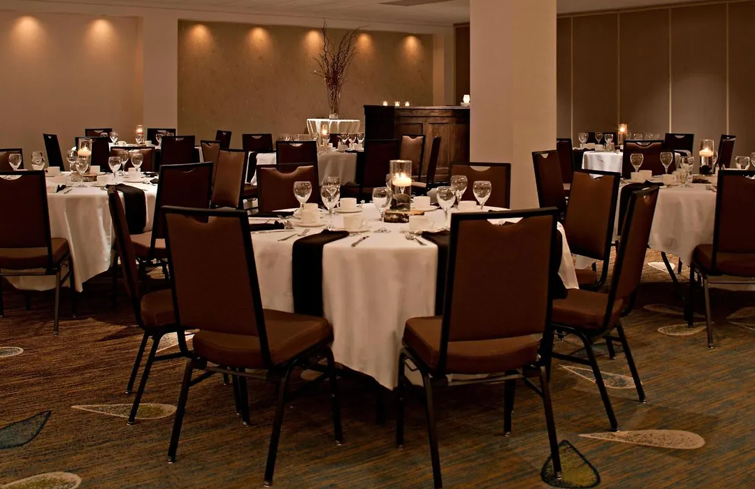 Delta Hotels By Marriott Winnipeg-1