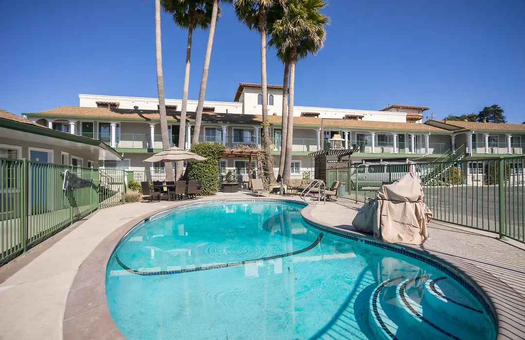 Bay Front Inn-1