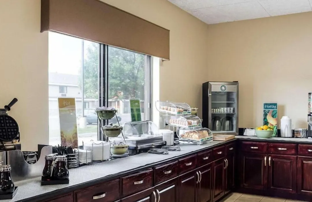 Quality Suites Near West Acres-1