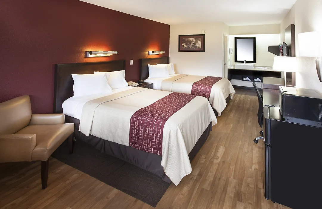 Red Roof Inn Plus+ Philadelphia Airport-1