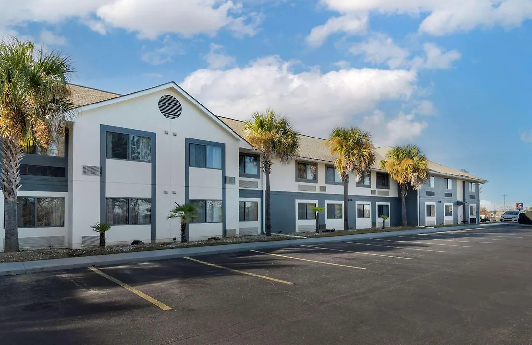 Comfort Inn & Suites - Near Robins Air Force Base Main Gate-1