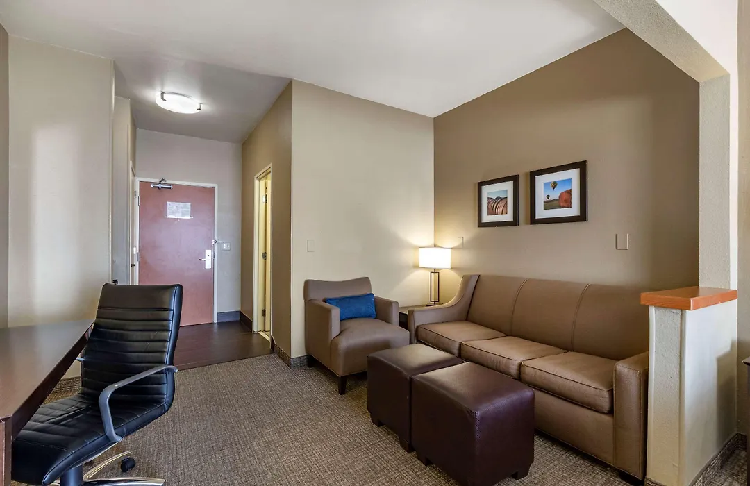 Comfort Inn & Suites Waterloo - Cedar Falls-1