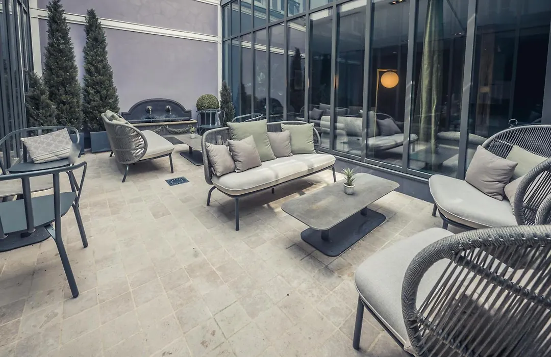 Best Western Premier De La Poste & Spa-1