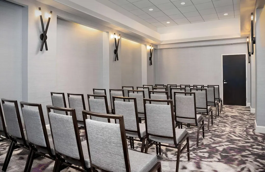 Embassy Suites By Hilton Crystal City National Airport-1
