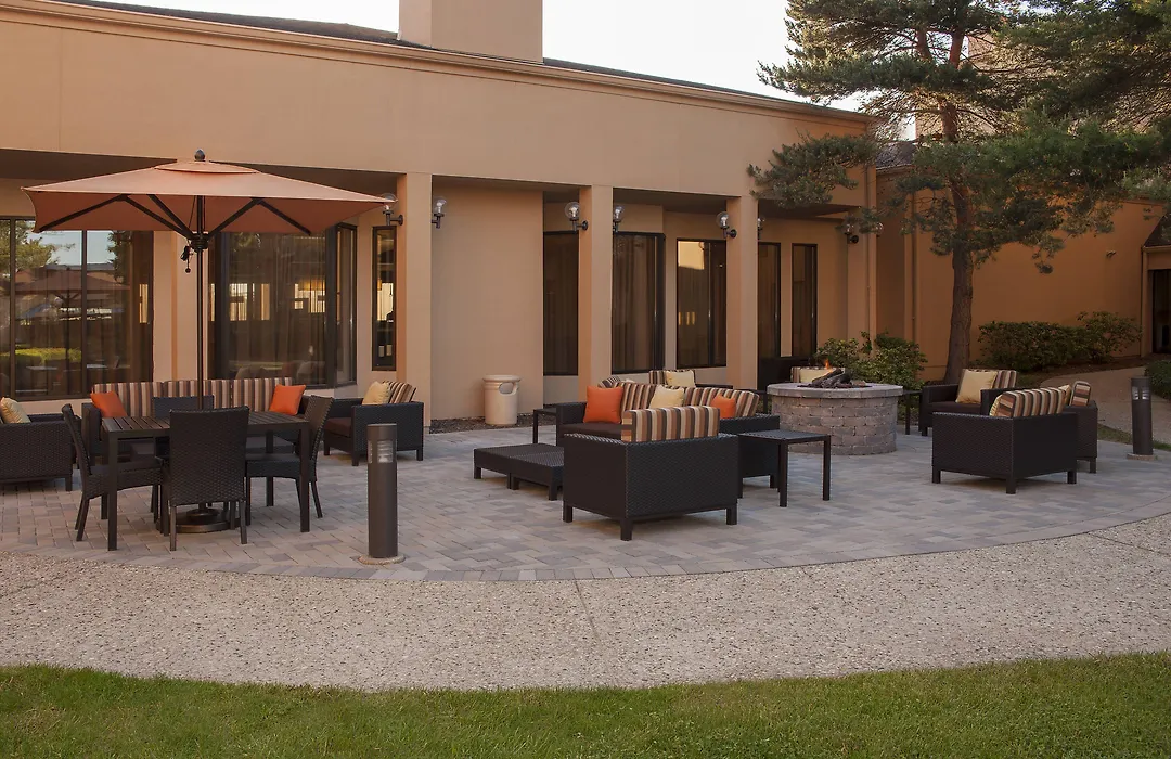 Courtyard Chicago Glenview/Northbrook-1