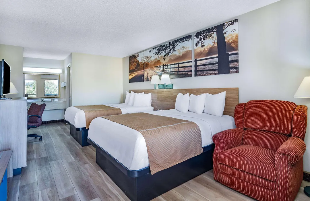 Days Inn By Wyndham Macon I-475-1