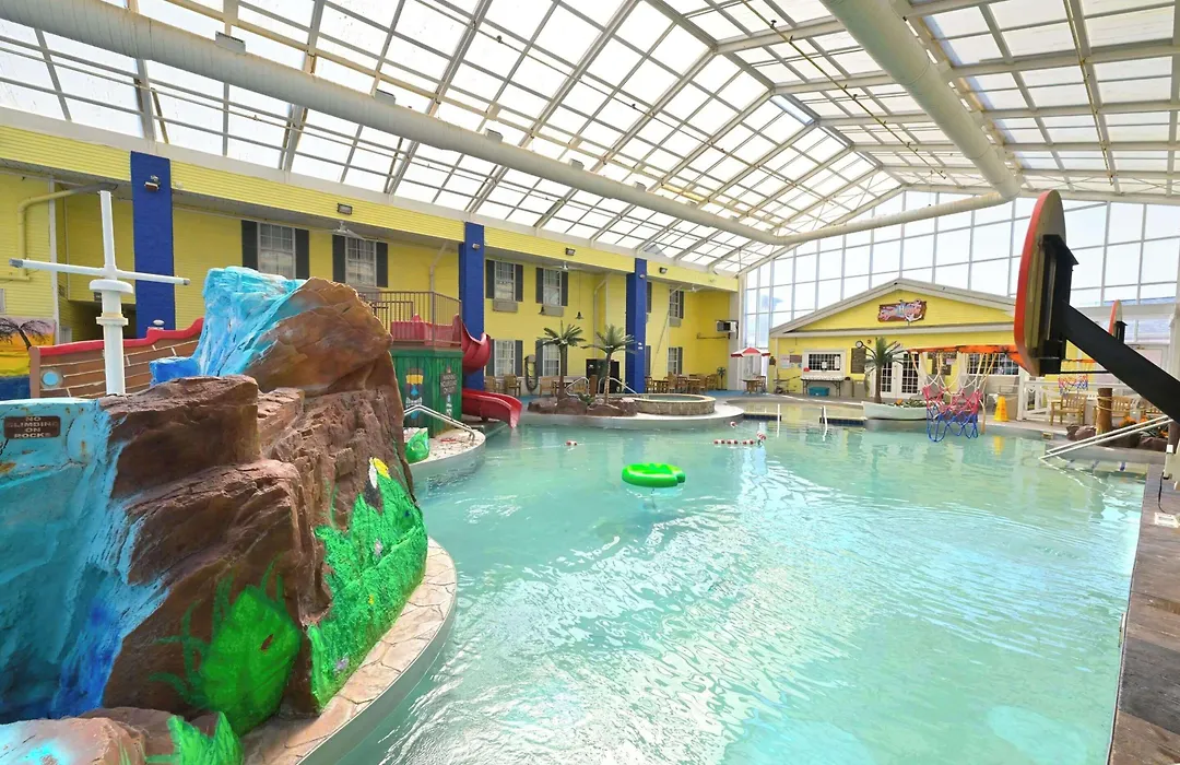 Comfort Inn Splash Harbor-1