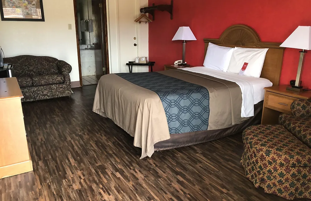 Econo Lodge & Suites Brinkley-1