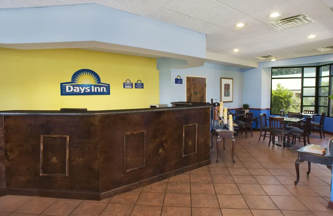 Days Inn By Wyndham Richmond Hill/Savannah-1