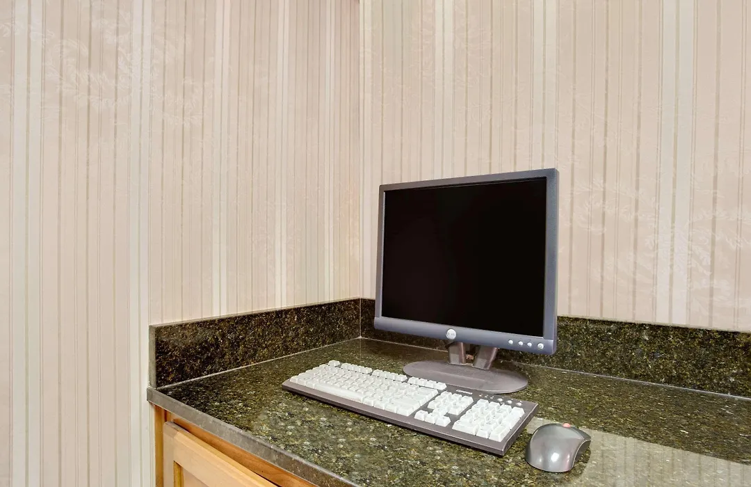 Days Inn By Wyndham Newport News City Center Oyster Point-1