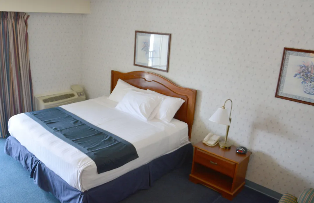 Travelodge By Wyndham Milwaukee-1