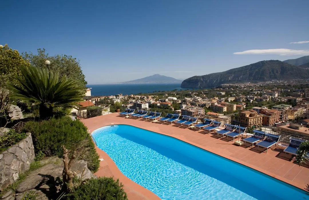 Hotel Cristina-1