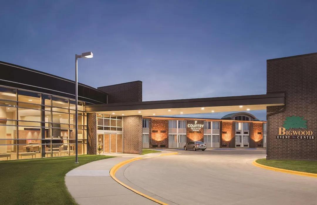 Country Inn & Suites By Radisson, Fergus Falls, Mn-1