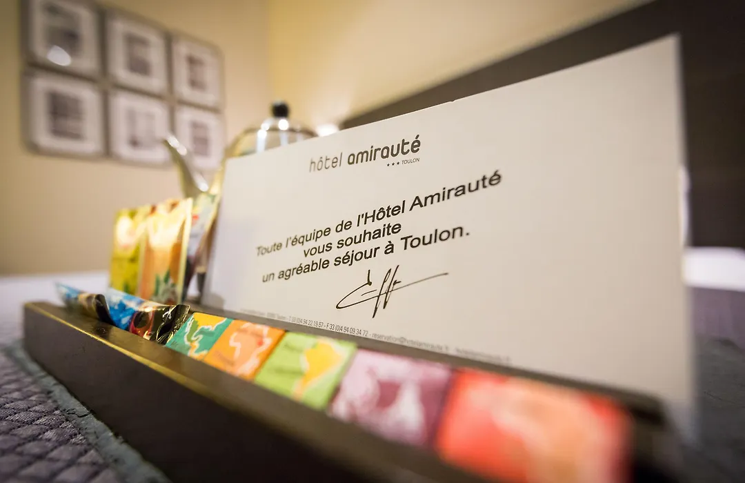 Hôtel Amirauté-1
