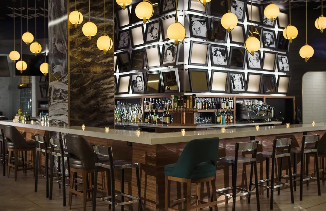 Renaissance Chicago Downtown Hotel-1