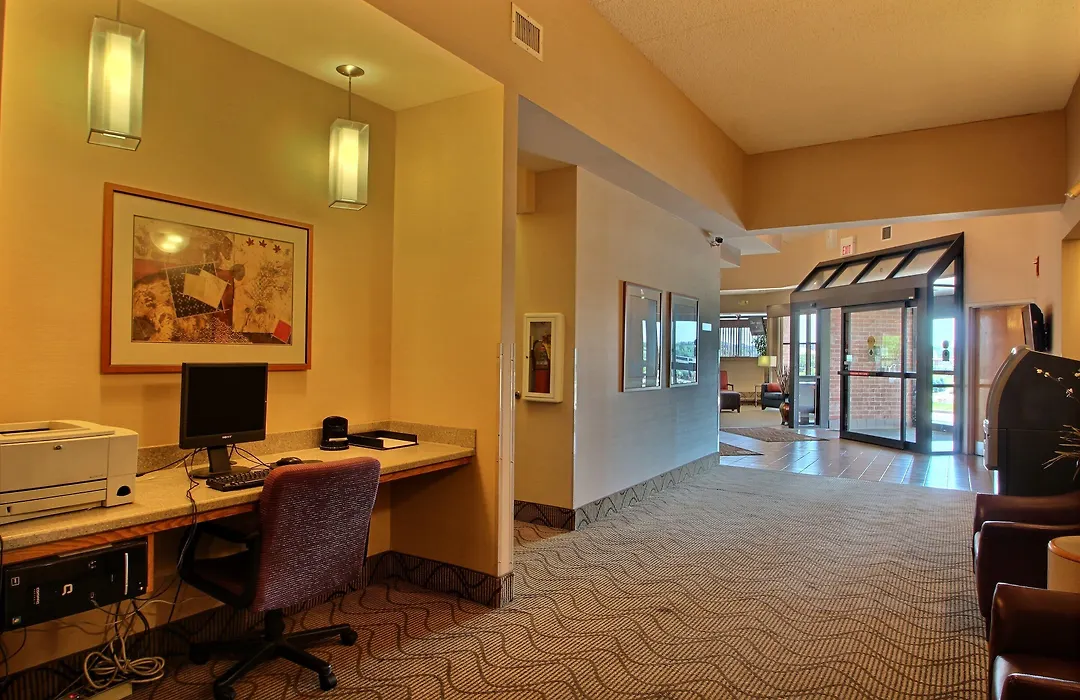 Comfort Inn & Suites Madison - Airport-1