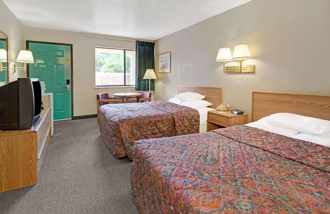 Days Inn By Wyndham Espanola-1