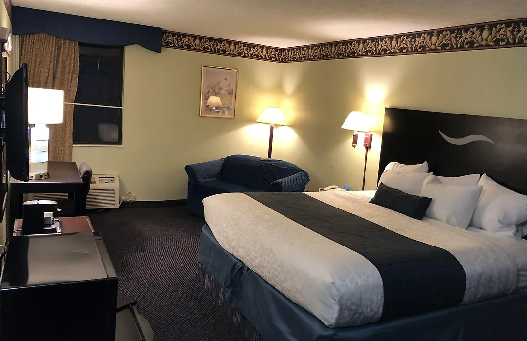 Days Inn & Suites By Wyndham Youngstown / Girard Ohio-1