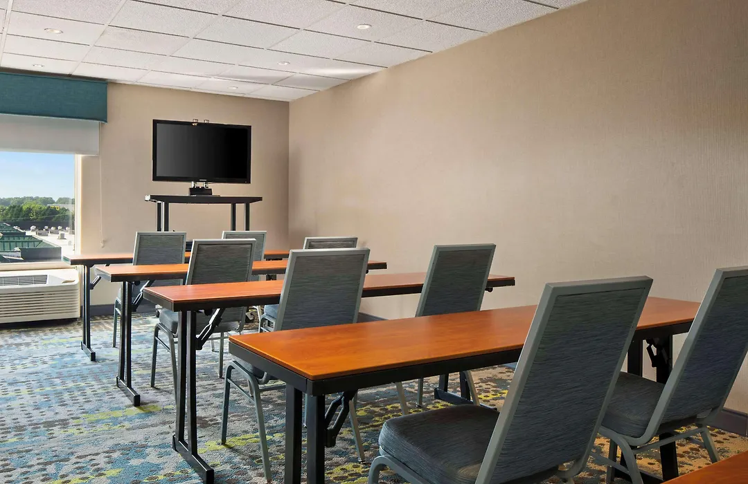 Hampton Inn & Suites Newport News-Airport - Oyster Point Area-1
