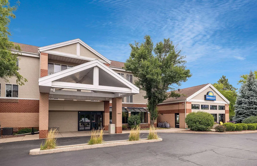 Days Inn & Suites By Wyndham Madison-1