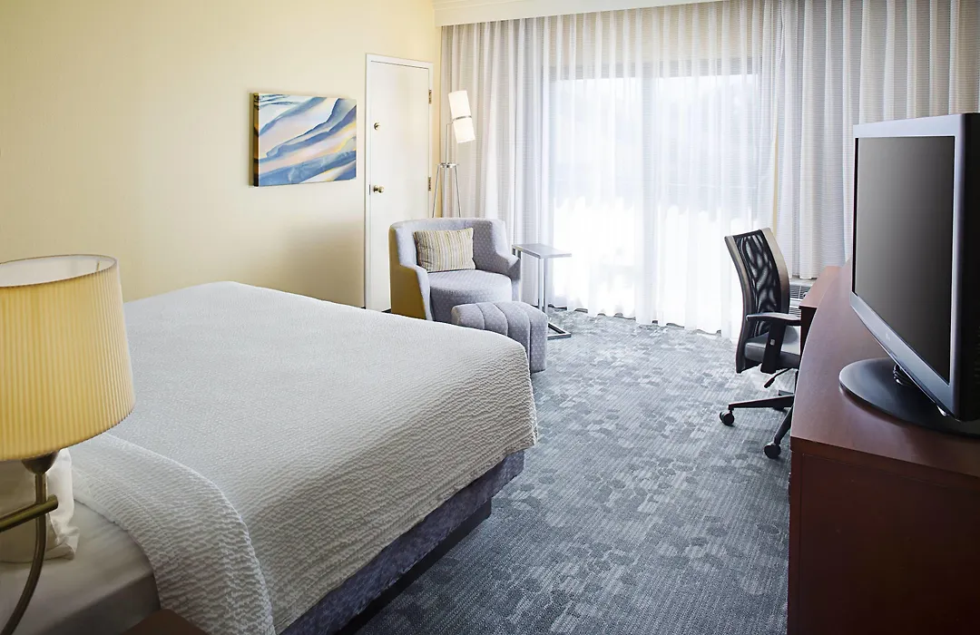 Courtyard By Marriott Memphis Airport-1