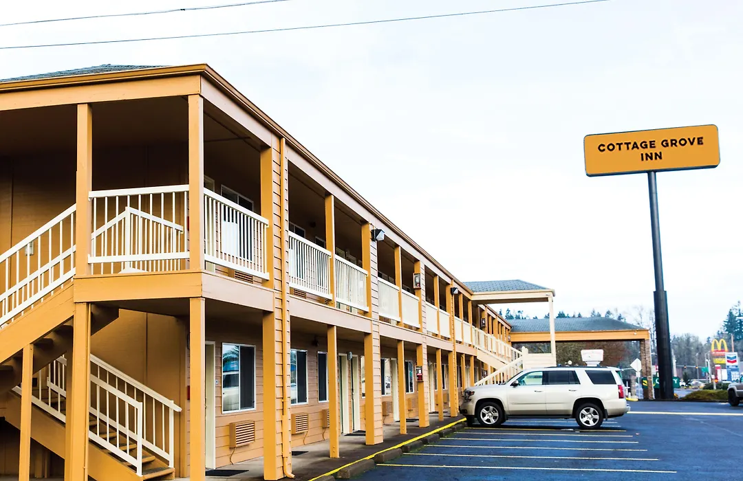 Cottage Grove Inn-1