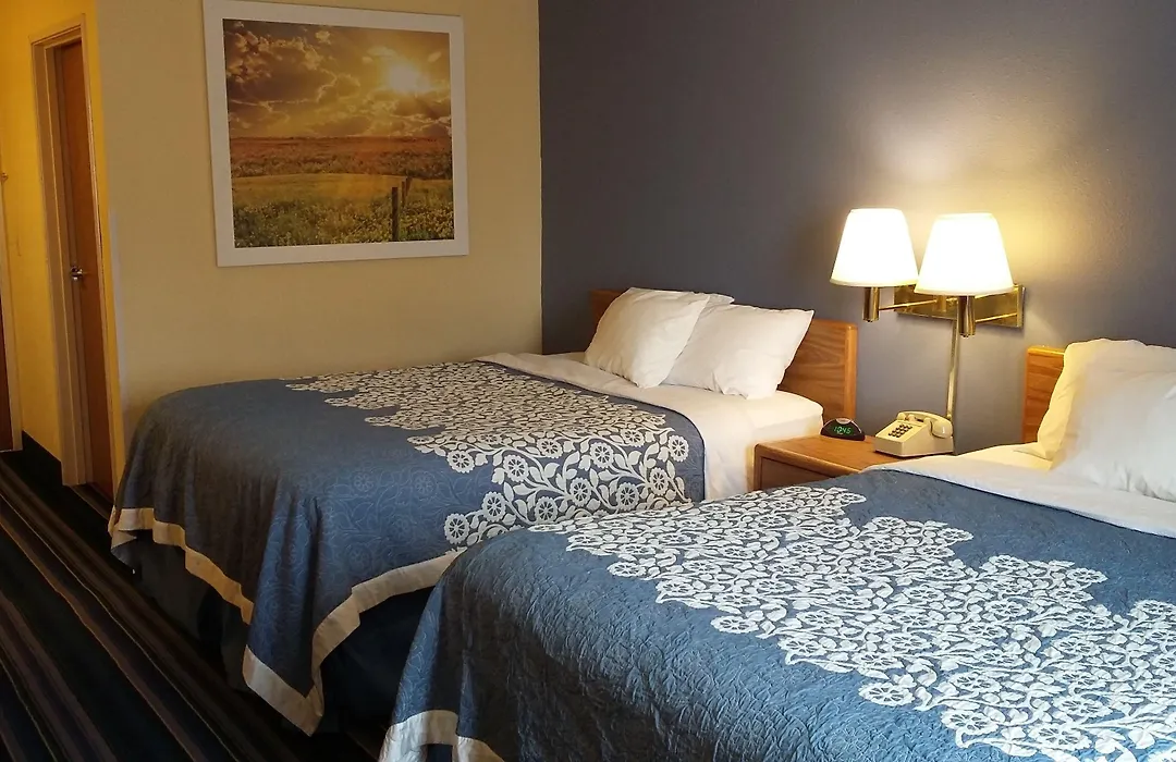 Days Inn By Wyndham Johnson Creek-1