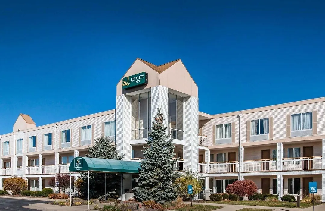 Quality Inn Holland - Toledo-1