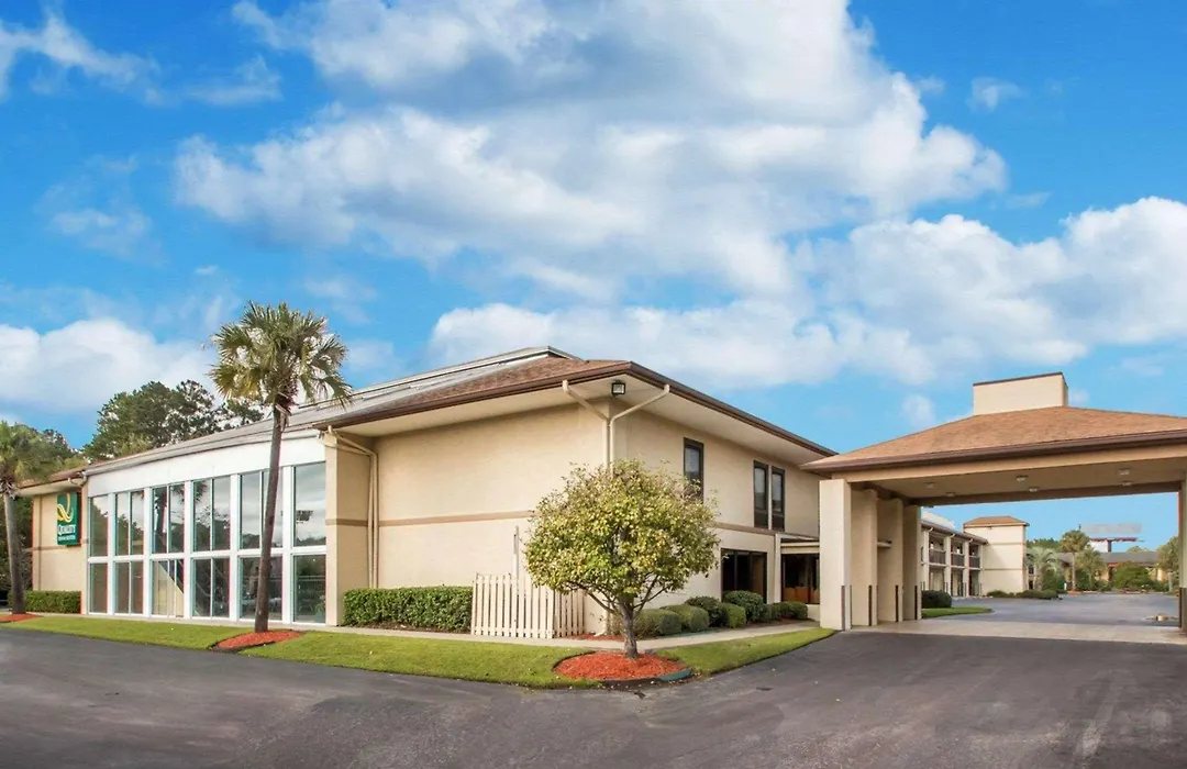 Quality Inn & Suites Ridgeland-1