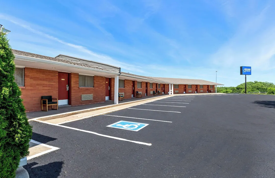 Americas Best Value Inn Belleville-1