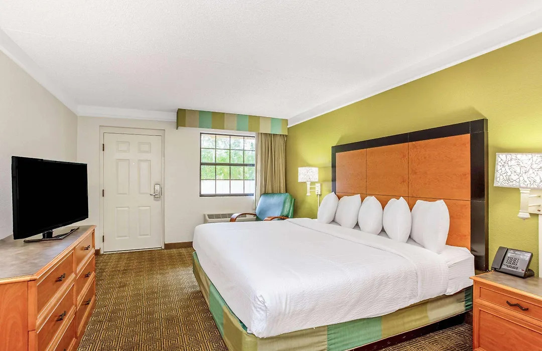 La Quinta Inn By Wyndham Orlando Airport West-1