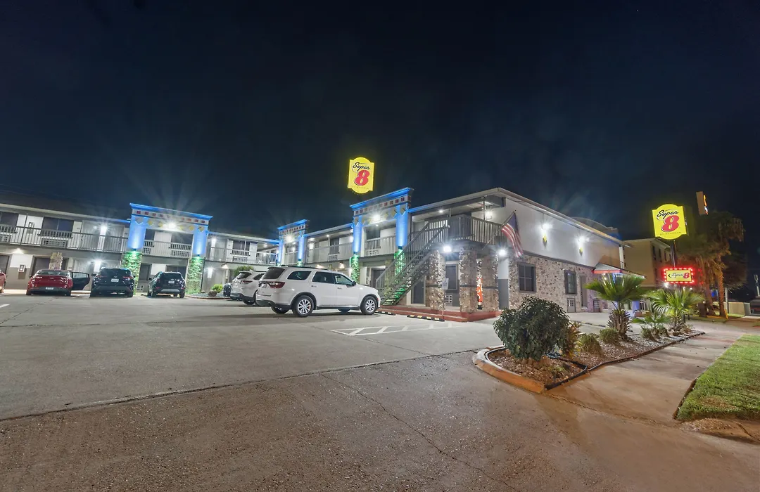 Super 8 By Wyndham Mcallen-Downtown-Airport-La Plaza Mall-1