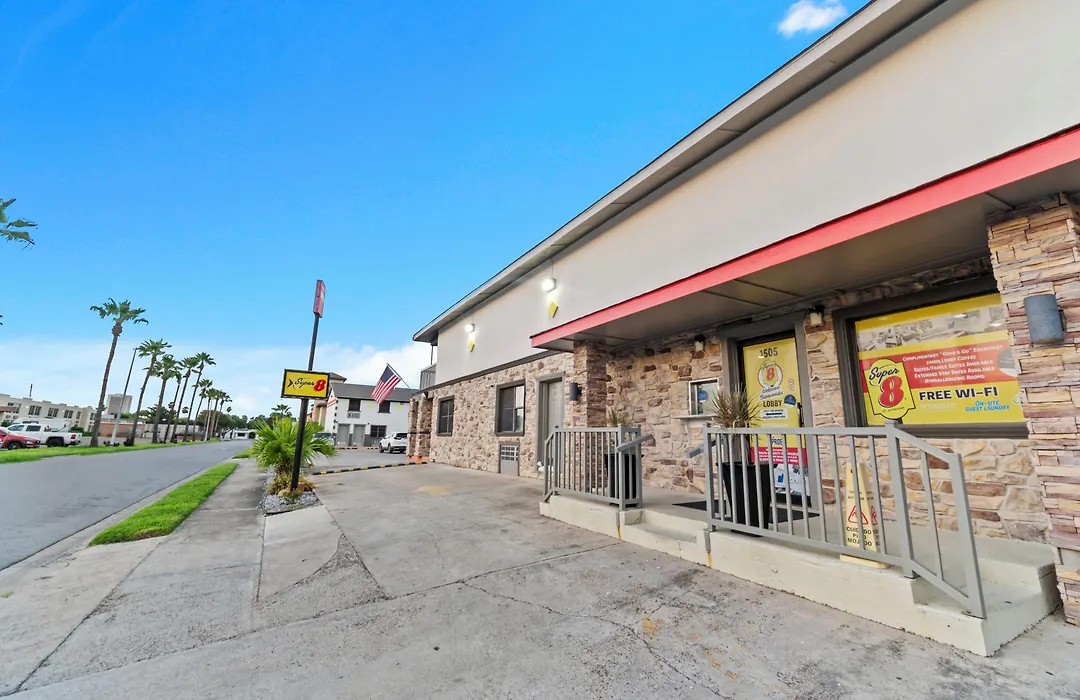 Super 8 By Wyndham Mcallen-Downtown-Airport-La Plaza Mall-1