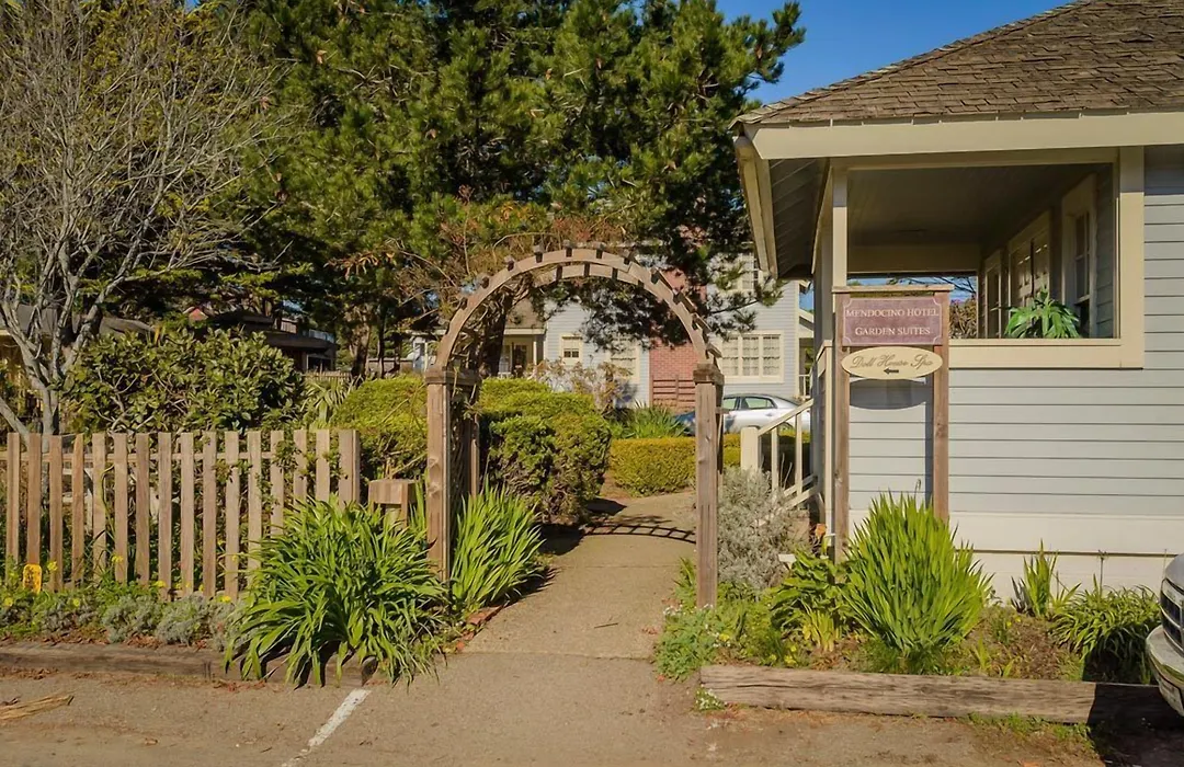 Mendocino Hotel & Garden-1
