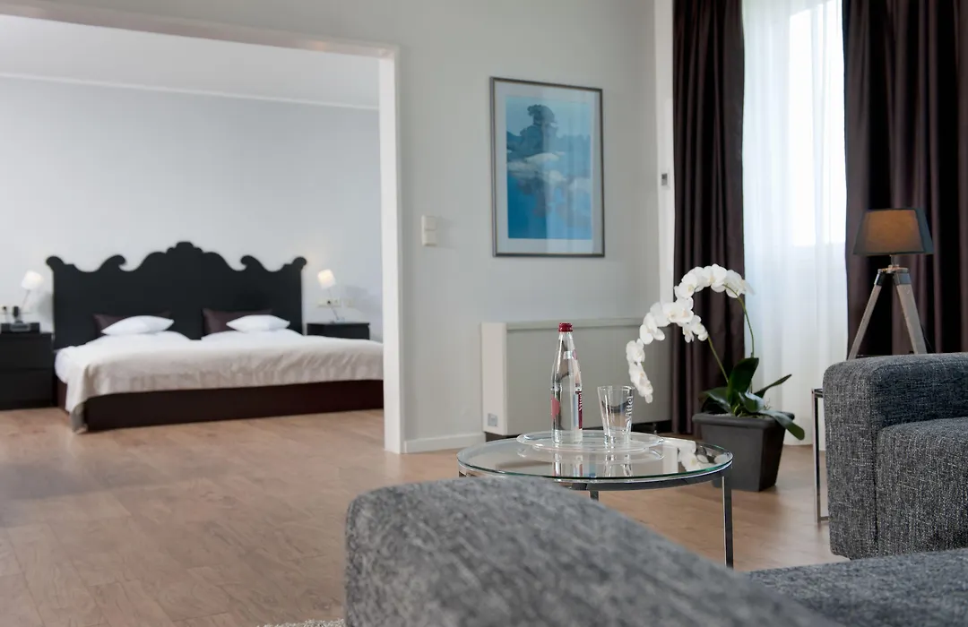 Wyndham Hannover Atrium-1