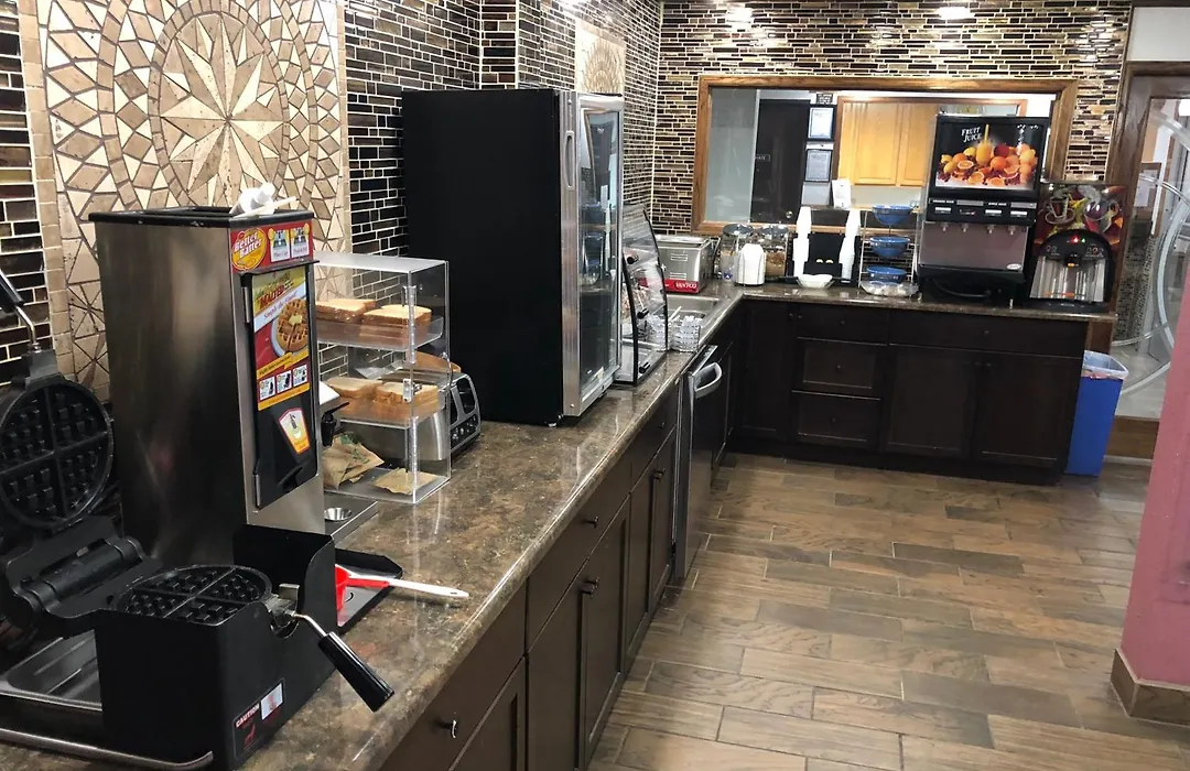 Americas Best Value Inn & Suites Sidney-1