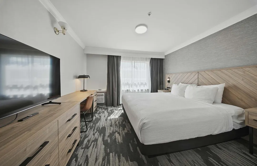 Sandman Hotel Red Deer-1