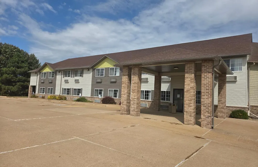 Mainstay Suites Leclaire - Quad Cities-1