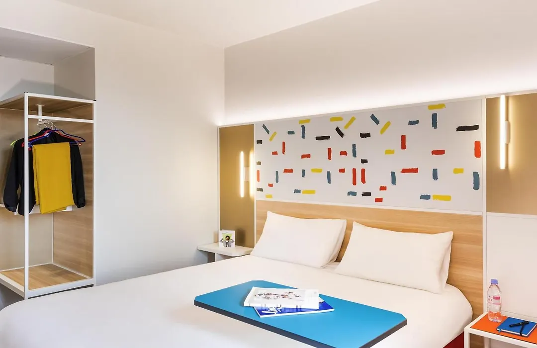 Ibis Styles Versailles Guyancourt-1