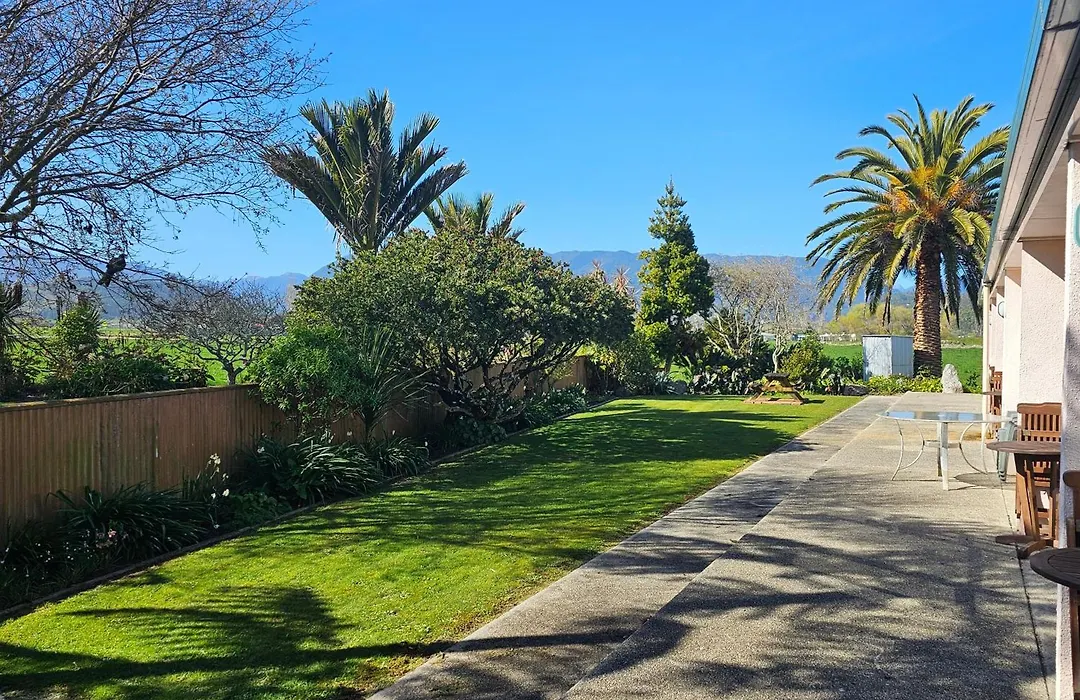 Karamea Hotel-1