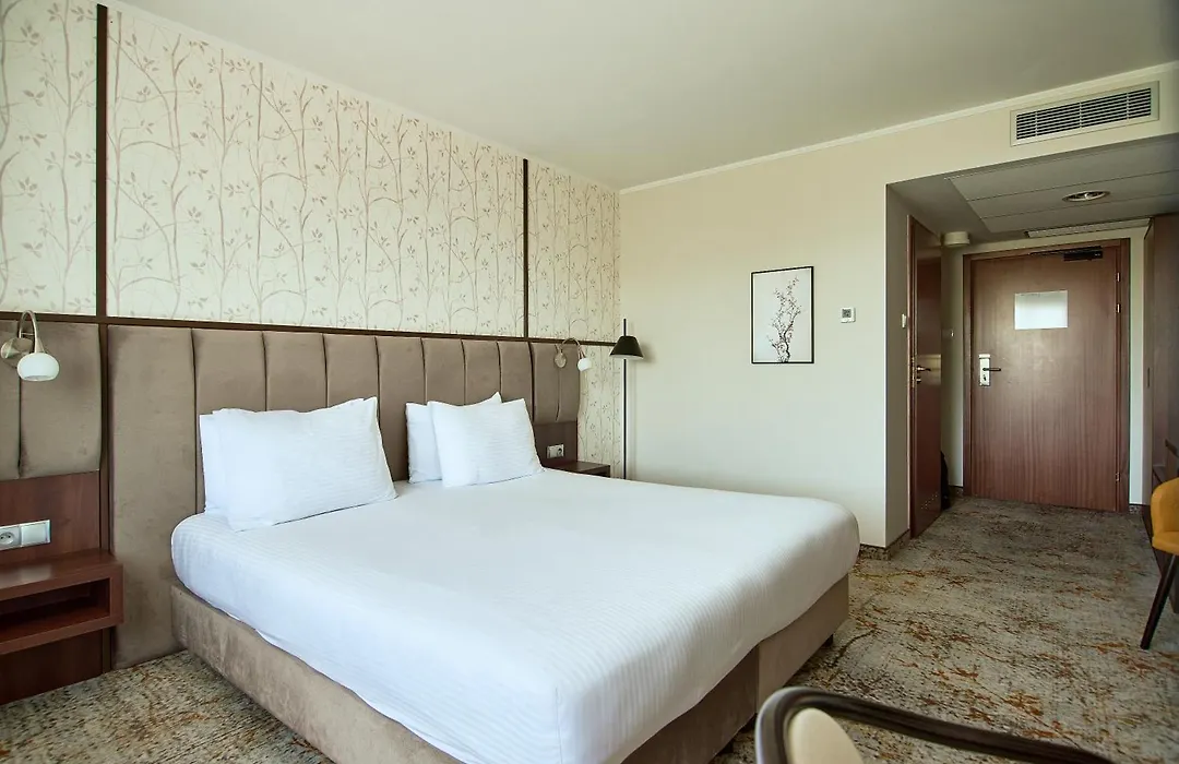 Metropolo By Golden Tulip Krakow-1