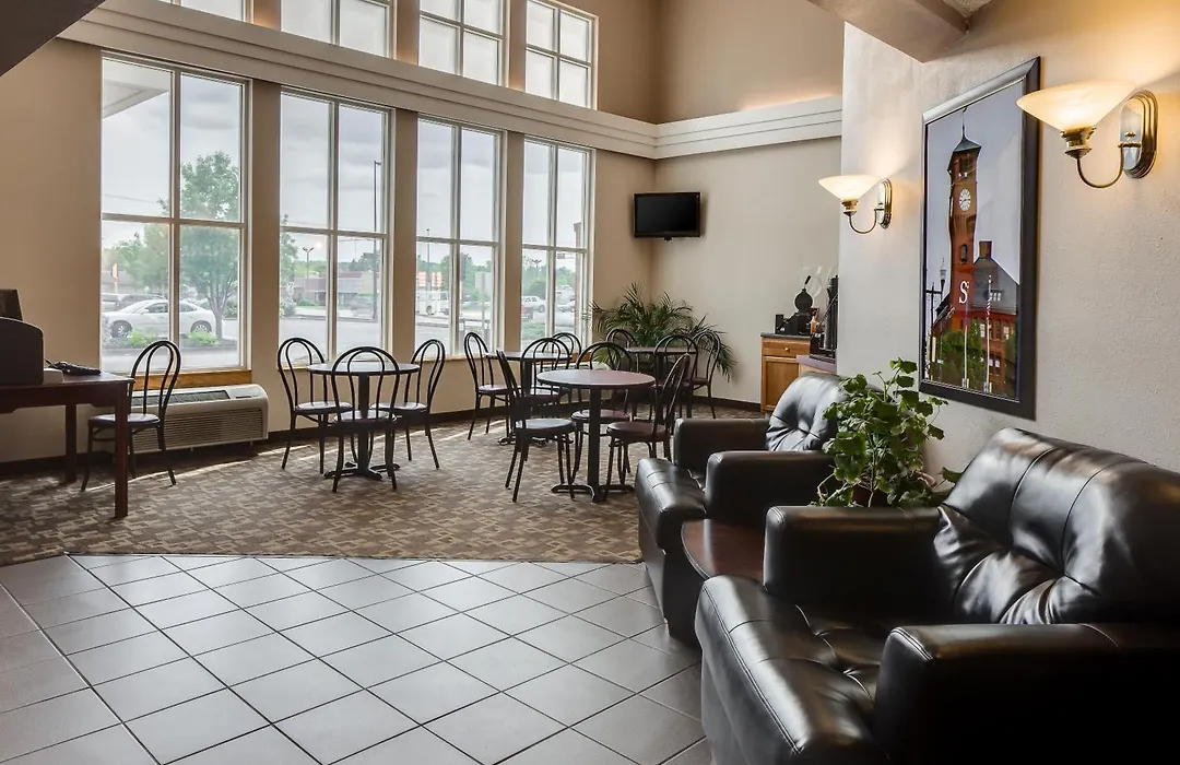 Super 8 By Wyndham Menomonie Wi-1