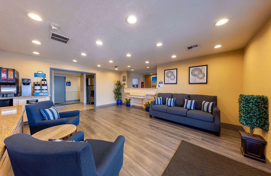 Days Inn By Wyndham Lathrop-1