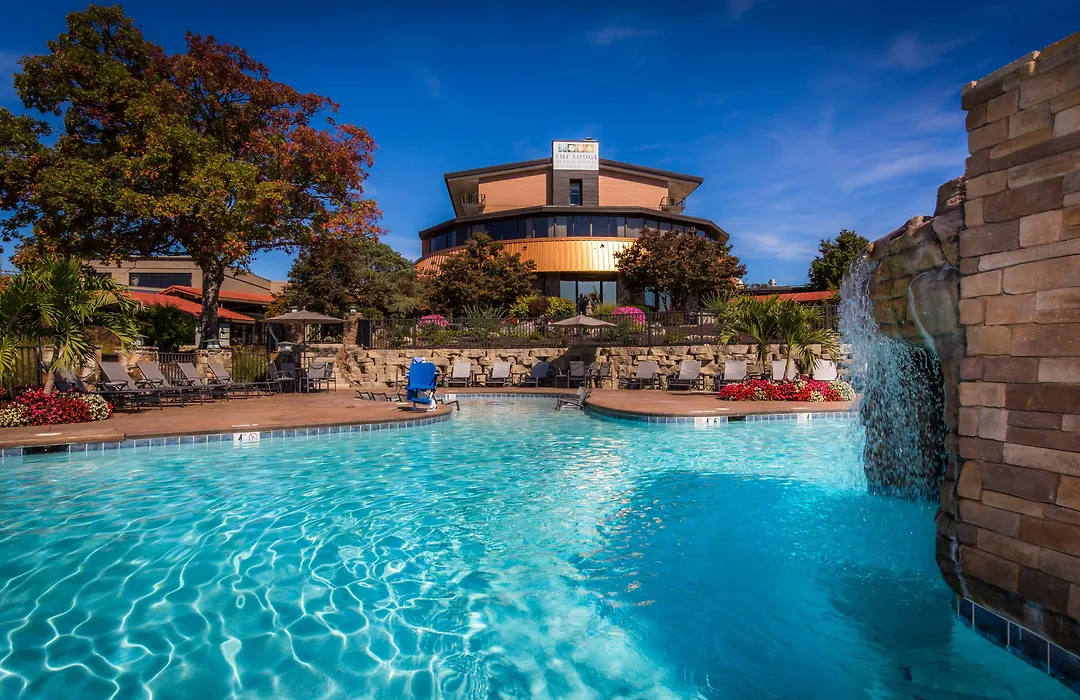 Lodge Of Four Seasons Golf Resort, Marina & Spa-1